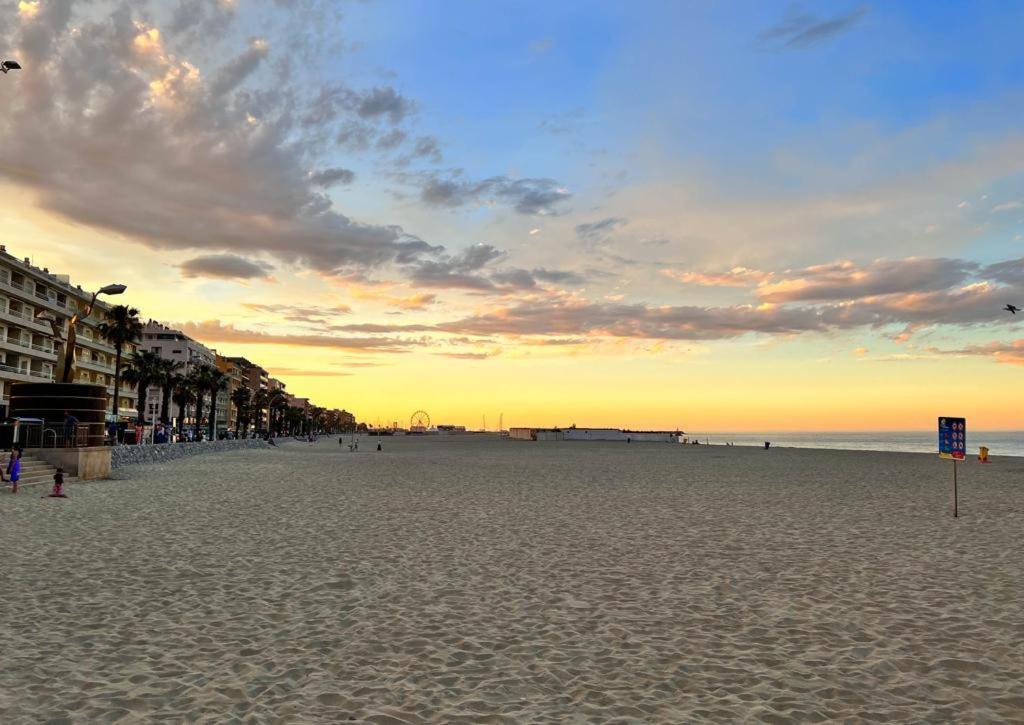 Appartement Vue Mer Parking Prive Place Med Canet-en-Roussillon Luaran gambar